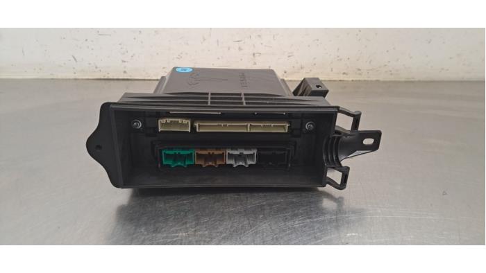 Ordinateur contrôle fonctionnel Tesla Model X