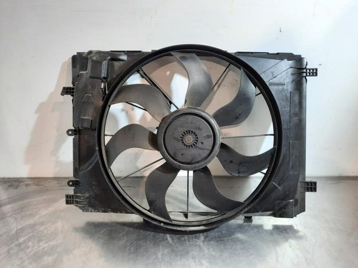 Boîtier ventilateur Mercedes A-Klasse