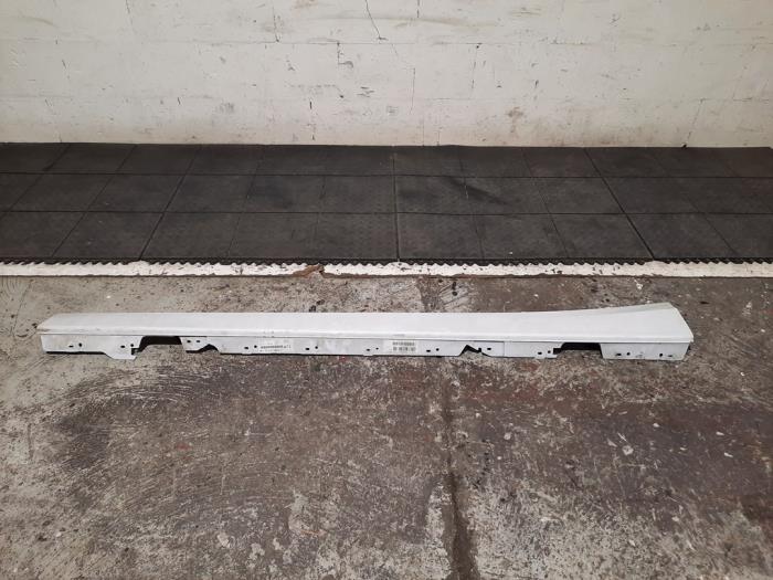 Marche-pied (list de couverture) gauche BMW 1-Série