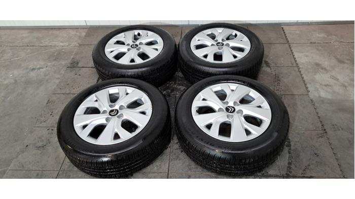 Kit jantes + pneumatiques Citroen Grand C4 Space Tourer