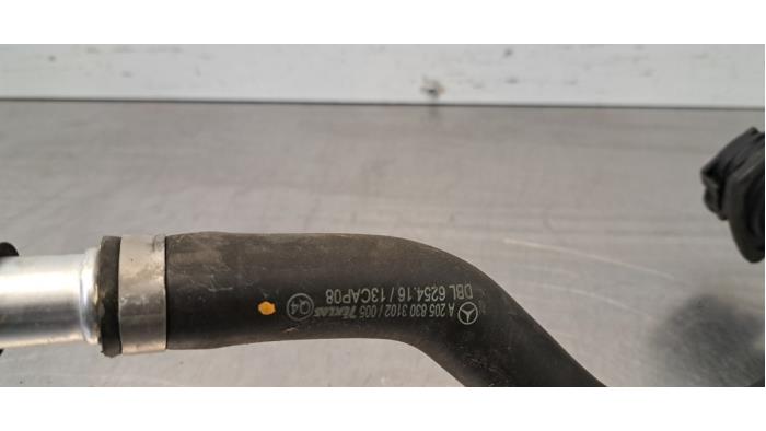 Tuyau radiateur Mercedes C-Klasse