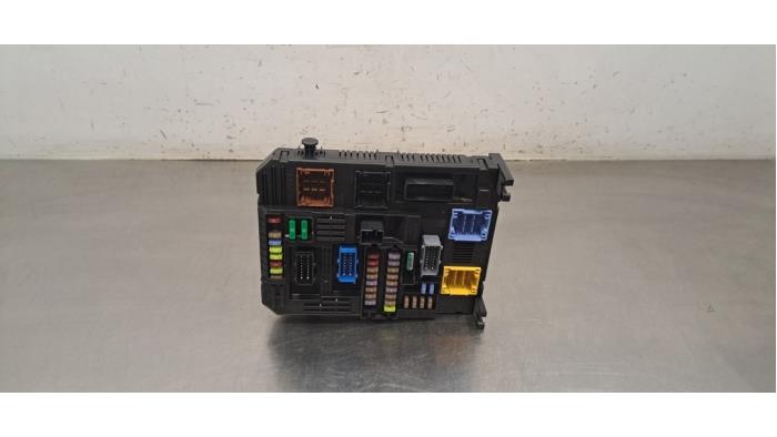Boîte à fusibles Citroen Grand C4 Space Tourer