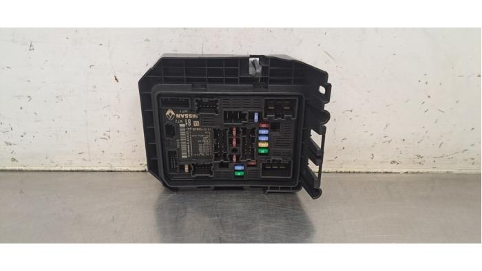 Boîte à fusibles Renault Clio