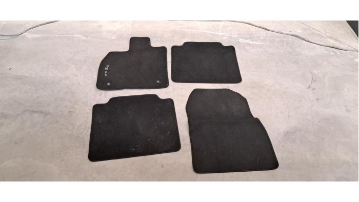 Kit tapis Toyota bZ4X