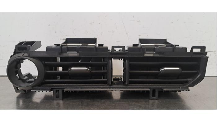 Grille aération tableau de bord Toyota bZ4X