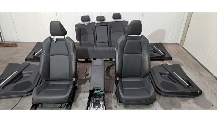 Kit revêtement (complet) Toyota bZ4X