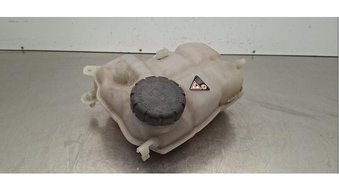 Réservoir d'expansion Mercedes GLA