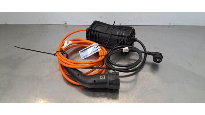 Câble de recharge hybride Toyota bZ4X