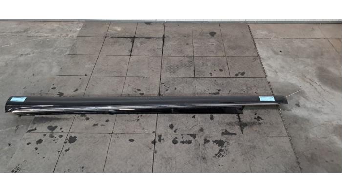 Marche-pied (list de couverture) gauche Mercedes C-Klasse