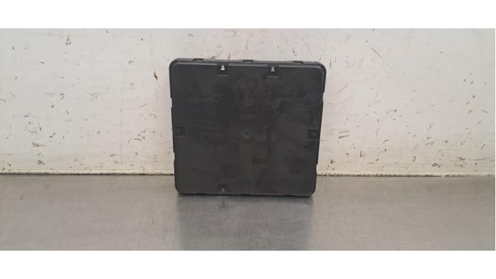 Ordinateur contrôle fonctionnel Porsche Taycan