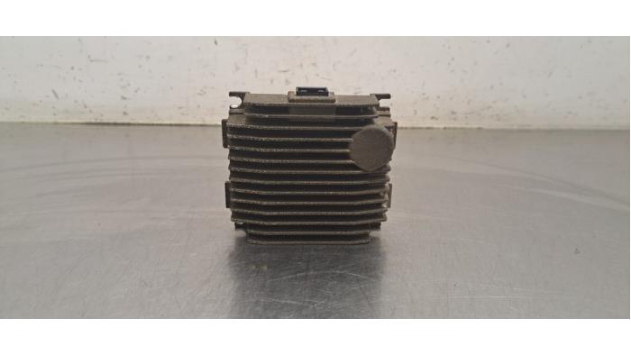 Amplificateur radio Porsche Taycan