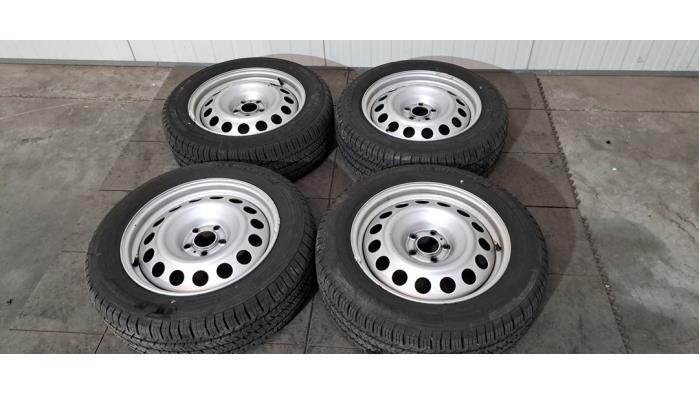 Kit jantes + pneumatiques Peugeot Expert