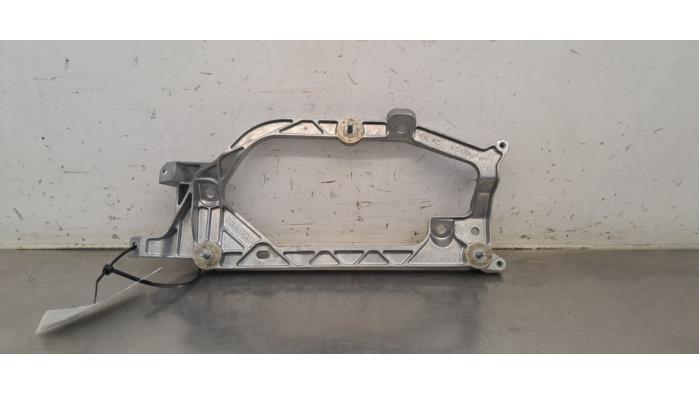 Support (divers) Porsche Taycan