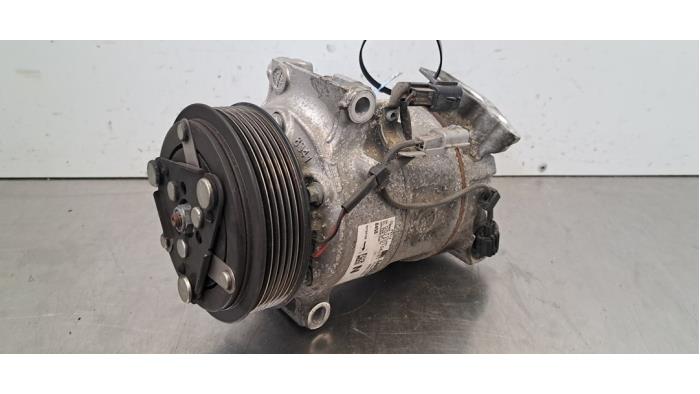 Pompe clim Renault Arkana