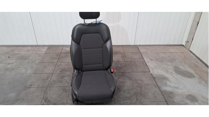 Siège droit Renault Arkana