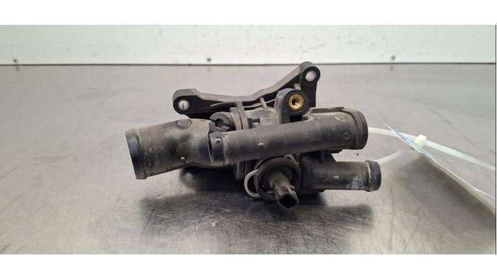 Boîtier thermostat Dacia Duster