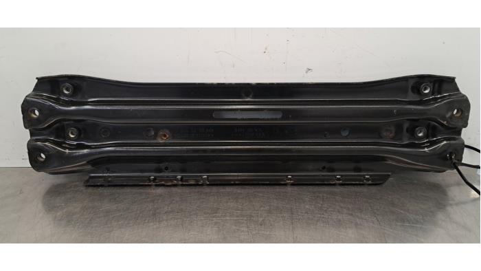 Barre transversale avant Audi Q4