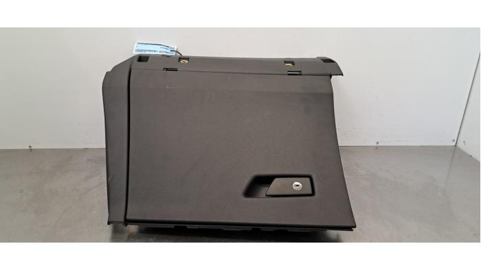 Boîte à gants Audi Q4