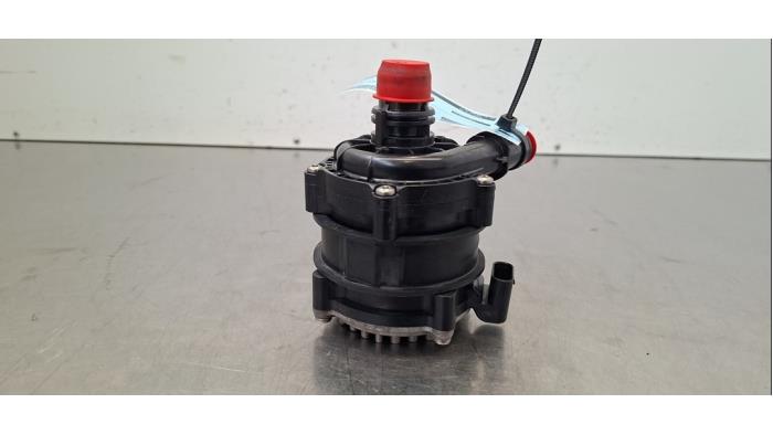 Pompe à eau supplémentaire Lynk &amp; Co 01