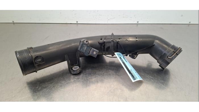 Tuyau d'aspiration air Lynk &amp; Co 01