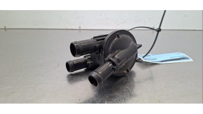 Tube d'eau Lynk &amp; Co 01