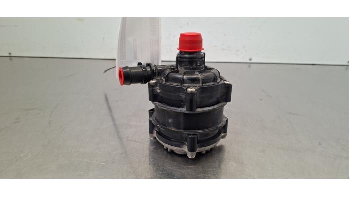 Pompe à eau supplémentaire Lynk &amp; Co 01