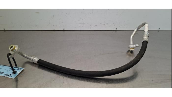 Tuyau clim Lynk &amp; Co 01