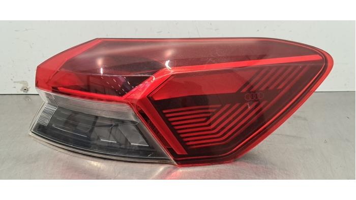 Feu arrière droit Audi Q4