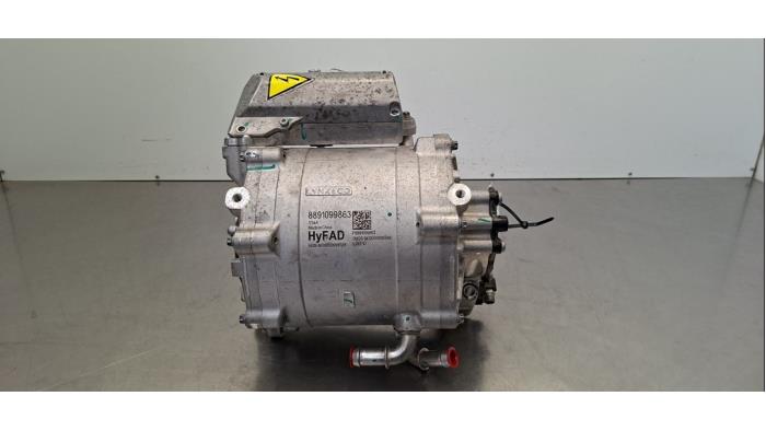 Dynamo Lynk &amp; Co 01