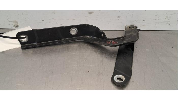 Charnière capot Audi Q4