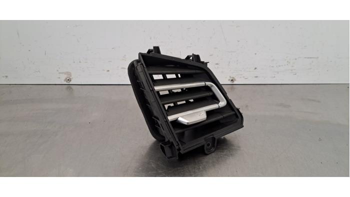 Grille aération tableau de bord Audi Q4