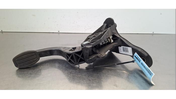 Pédale embrayage Peugeot 2008