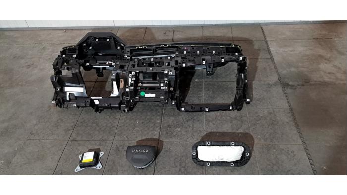 Kit airbag + tableau de bord Lynk &amp; Co 01