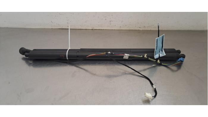 Kit amortisseur couvercle coffre Mercedes GLA