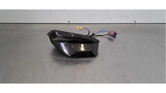 Antenne Lynk &amp; Co 01