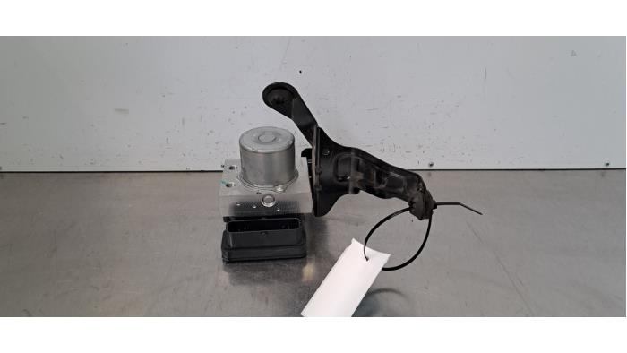 Pompe ABS Lynk &amp; Co 01