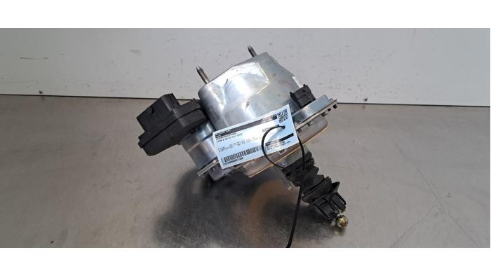 Assistant de freinage Lynk &amp; Co 01