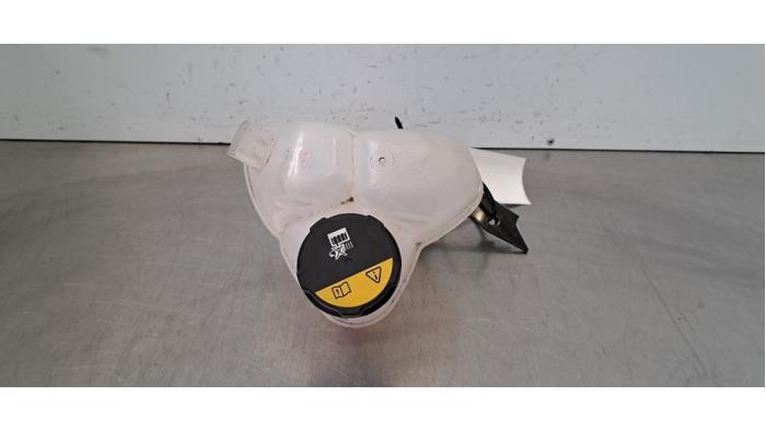 Réservoir d'expansion Lynk &amp; Co 01