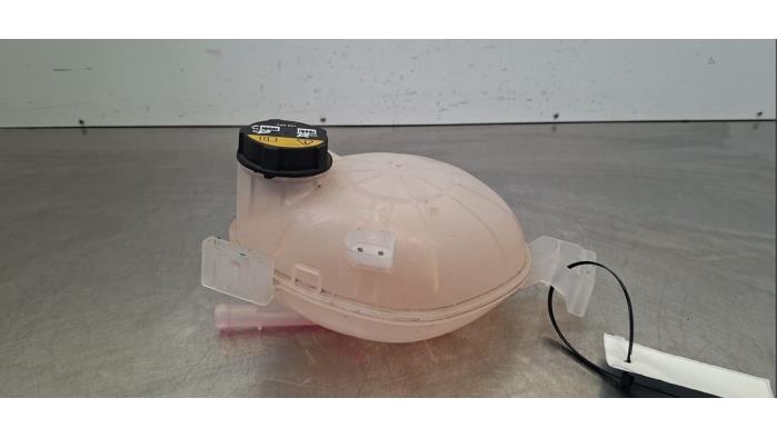 Réservoir d'expansion Lynk &amp; Co 01