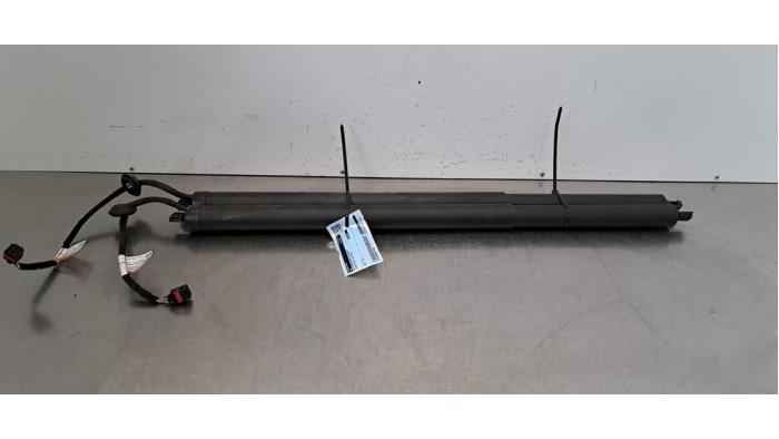 Kit amortisseur gaz hayon Lynk &amp; Co 01