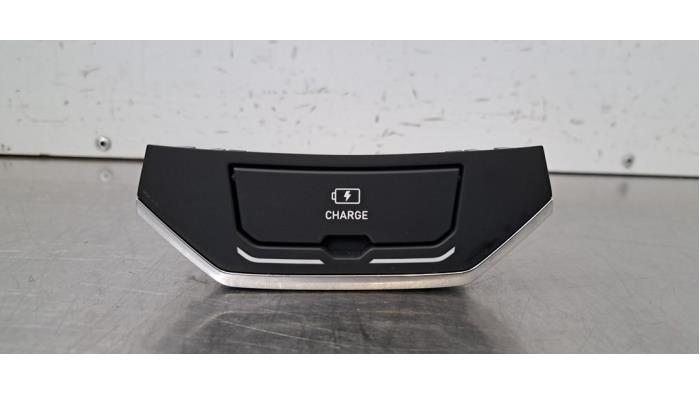 Connexion USB Lynk &amp; Co 01