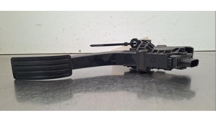 Pédale d'accélérateur Lynk &amp; Co 01