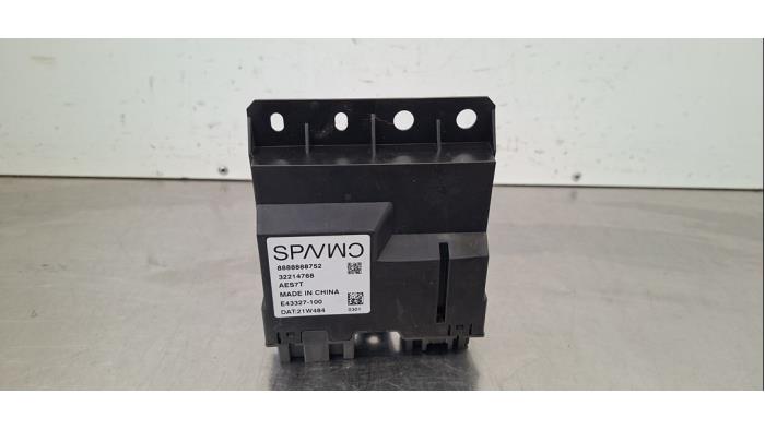 Module passage hayon Lynk &amp; Co 01