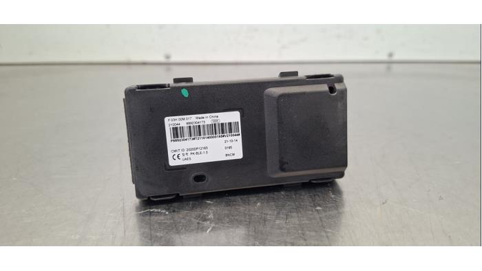 Entrée sans clé - Antenne Lynk &amp; Co 01