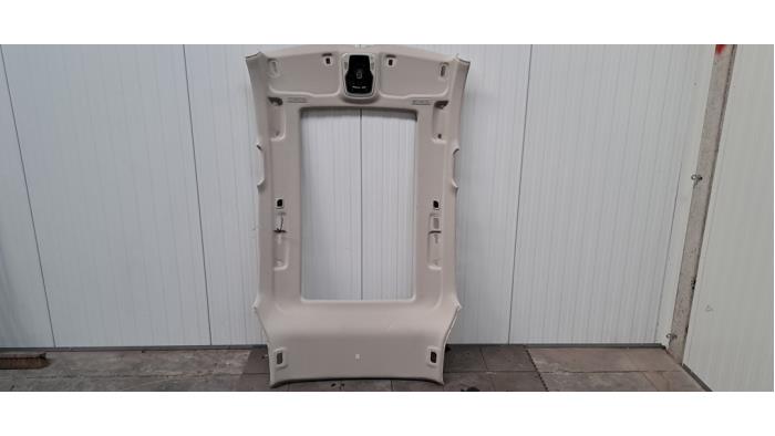 Revêtement plafond Lynk &amp; Co 01