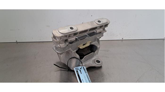 Support moteur Lynk &amp; Co 01