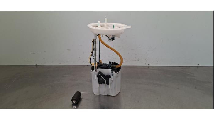 Pompe carburant électrique Lynk &amp; Co 01