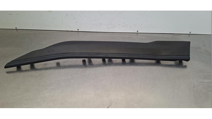 Bande décorative Lynk &amp; Co 01