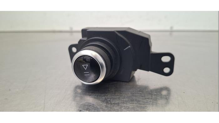 Commutateur MMI Lynk &amp; Co 01