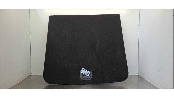 Coffre tapis Lynk &amp; Co 01